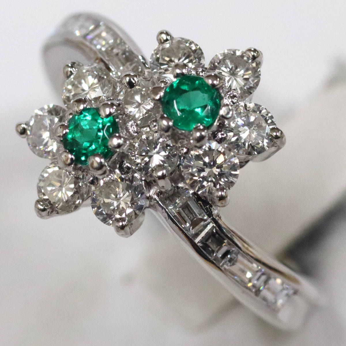 Pt900ダイヤモンドエメラルドリング D1.17 E0.18 6.6g #12 - メルカリ 
