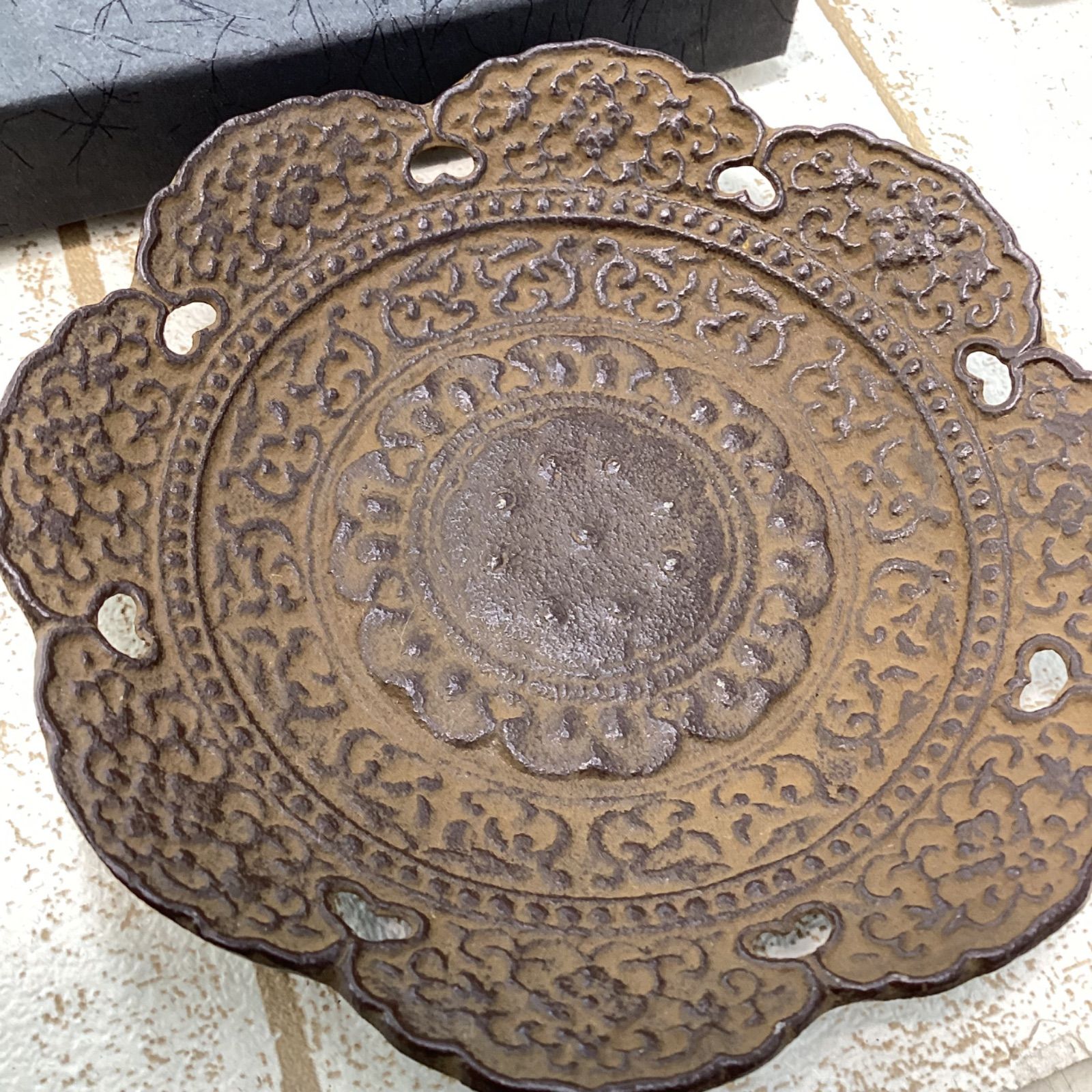 【鈴木盛久工房】天蓋茶托 4枚 /南部鉄器 天蓋茶托 ｜ 中尊寺御用達。重厚かつ繊細で華やかな南部鉄器の