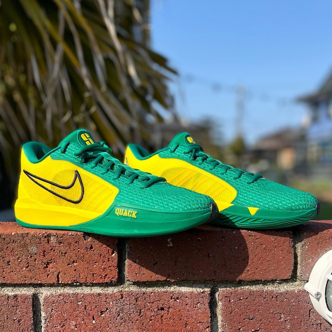 お買得！ 【お取り寄せ商品】NIKE Sabrina1 WMNS SABRINA WMNS 1 OREGON Sabrina DUCKS Ducks  ナイキ FQ3381-300 ウィメンズ Oregon サブリナ1 1 Nike オレゴン・ダックス FQ3381-300 スニーカー