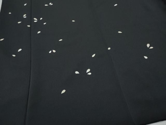 平和屋着物●洛楽人工房　国兼屋　訪問着　舞花弁　黒地　鬼しぼ縮緬　正絹　逸品　CAAZ0826vf 平和屋着物○洛楽人工房 国兼屋 訪問着 舞花弁 黒地 鬼しぼ縮緬 正絹