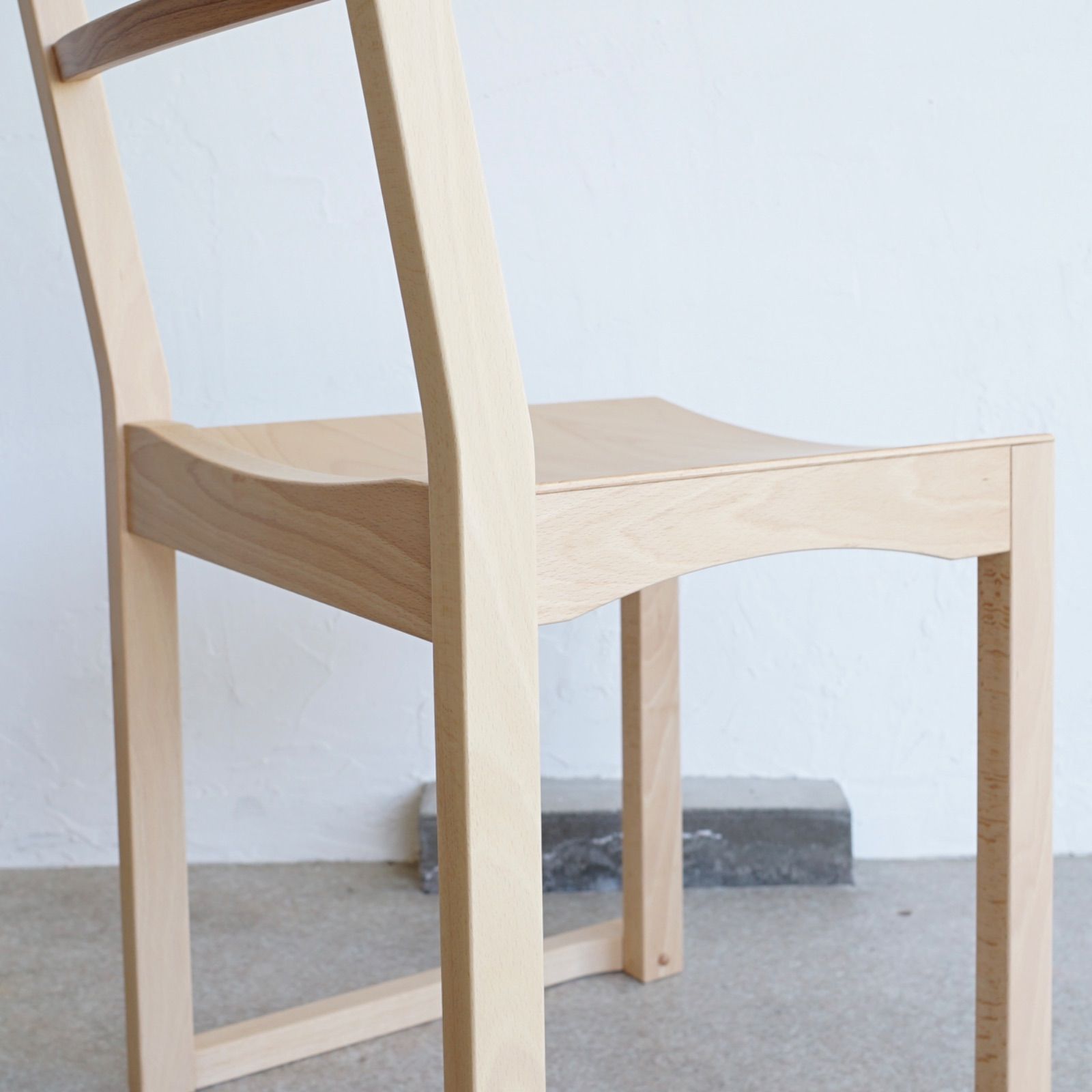 ダイニングチェア ノルディック 北欧 ナチュラル ビーチ無垢材 スタッキングチェア 椅子 カフェ MARWIL-DEMENAGEMENTS_CH