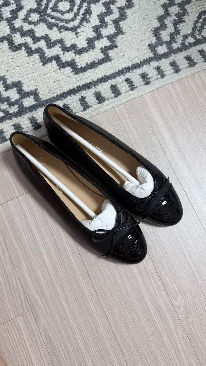 CHANEL(シャネル) 黒 バレリーナ フラット - メルカリ