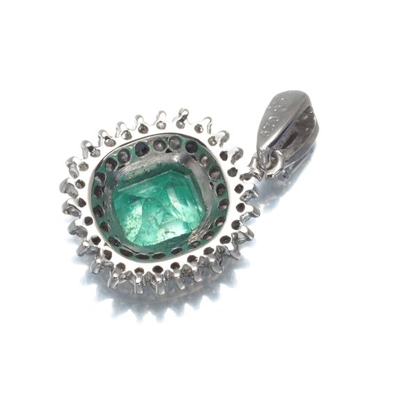 エメラルド 0.60ct ダイヤ ダイヤモンド 0.29ct クラシック ペンダント