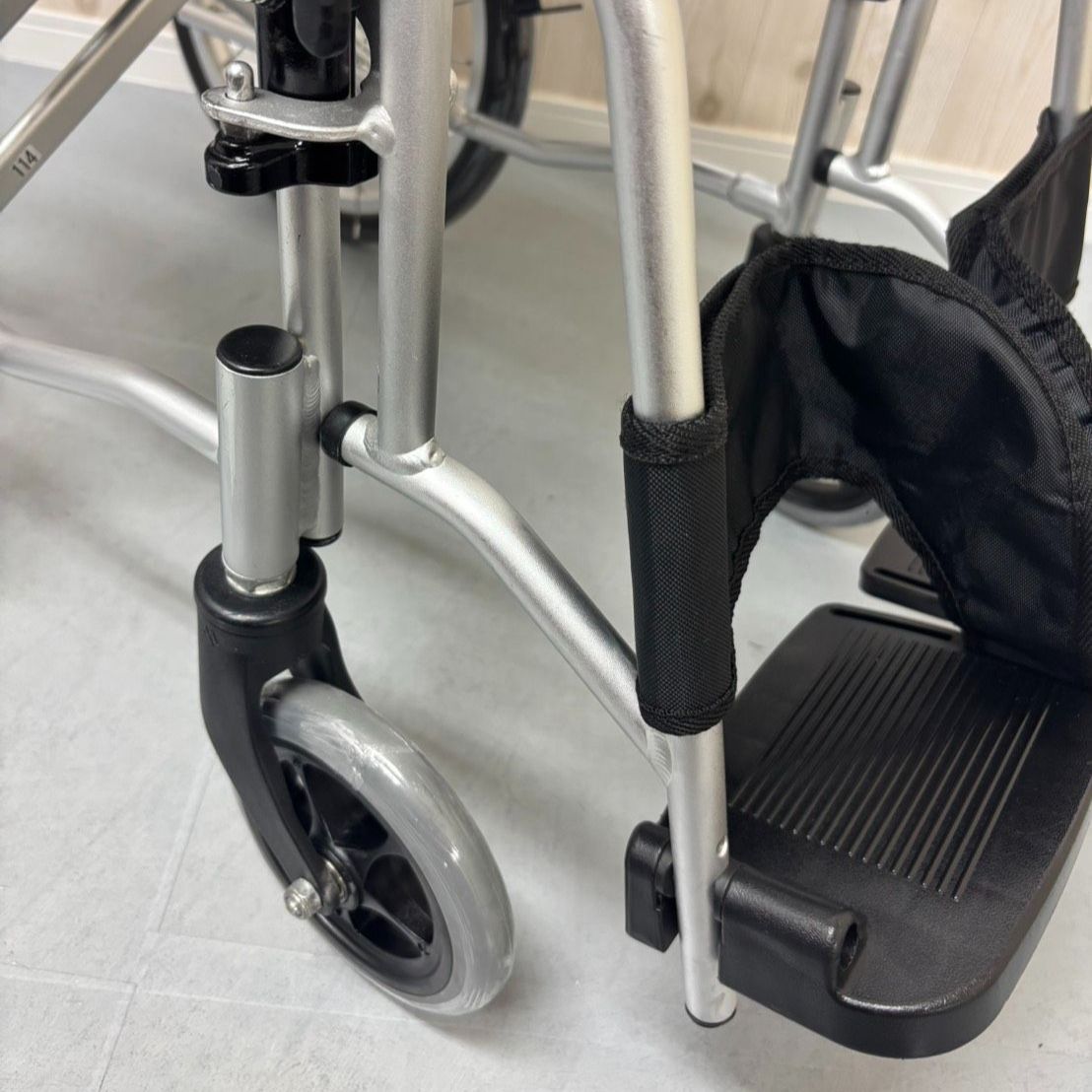 ノーパンクタイヤ 介護用品