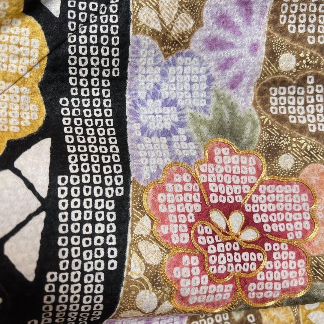 金駒刺繍　総絞り　鹿の子　牡丹　梅花　振袖　着物　102a p 総絞り 辻が花 金駒刺繍 振袖 鹿の子絞り 正絹 黒 白 赤 048