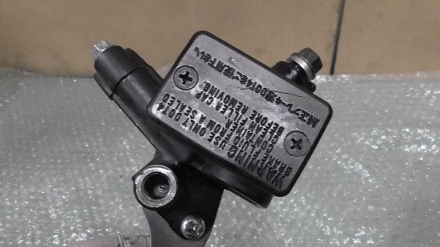 アドレス125　DT11A-103xxx　の　マスターシリンダー　M10:#1700104420