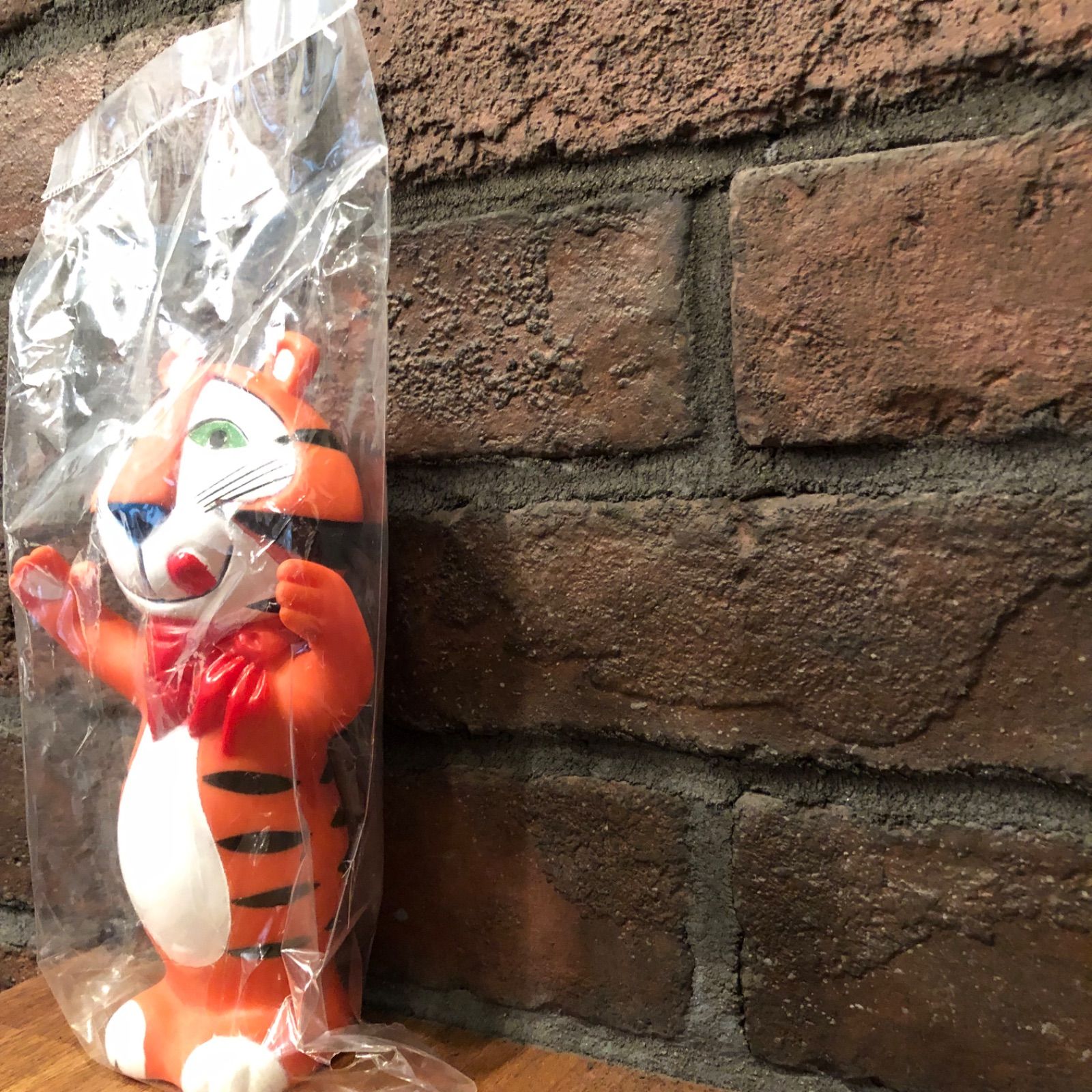 ケロッグ Kellogg トニー・ザ・タイガー 貯金箱 時計のセット トニーザ