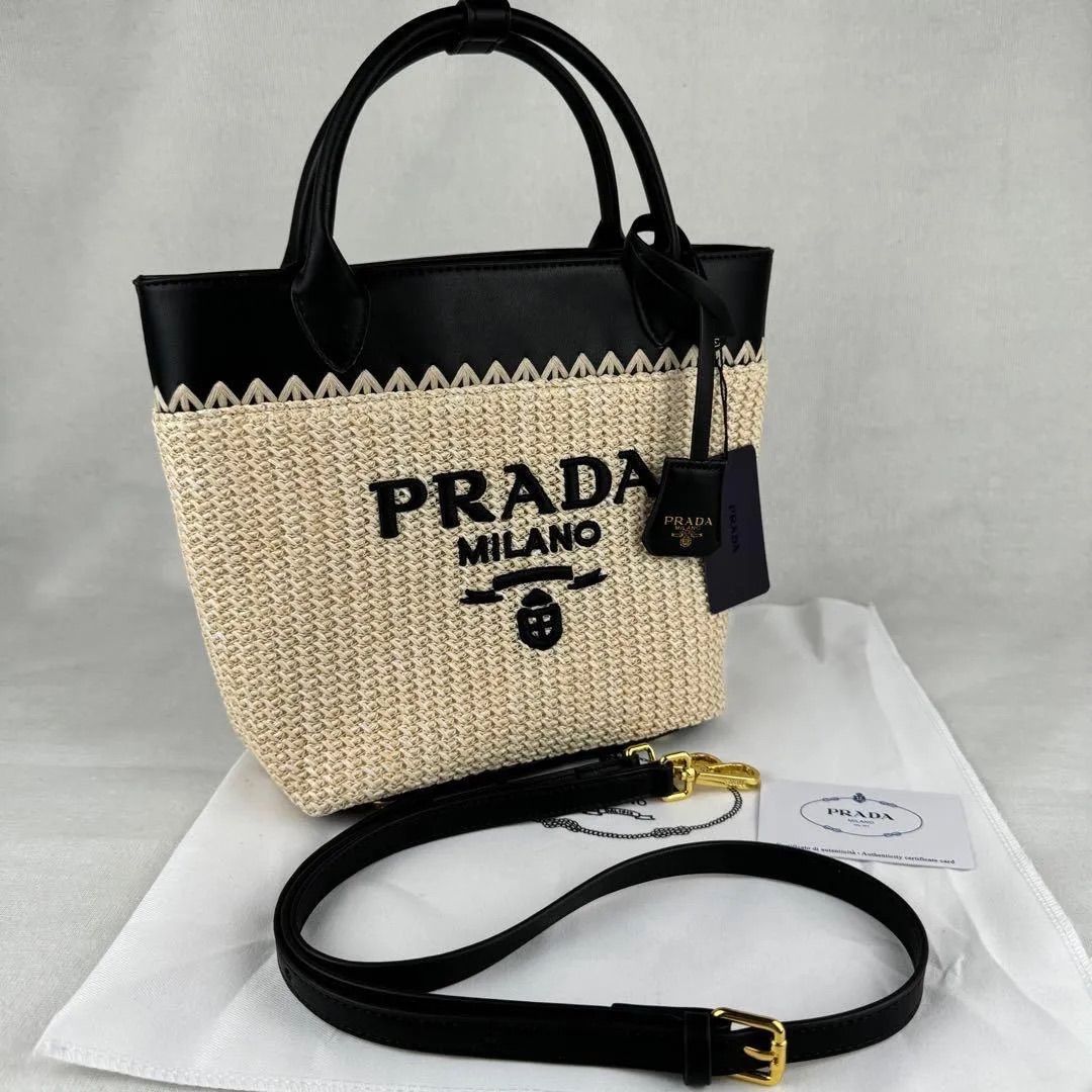 ✨精品PRADA プラダ 刺繍入りウーブンレザー トートバッグ かごバッグ クロスボディバッグ ハンドバッグ トートバッグ ベージュ×ブラック -  メルカリ