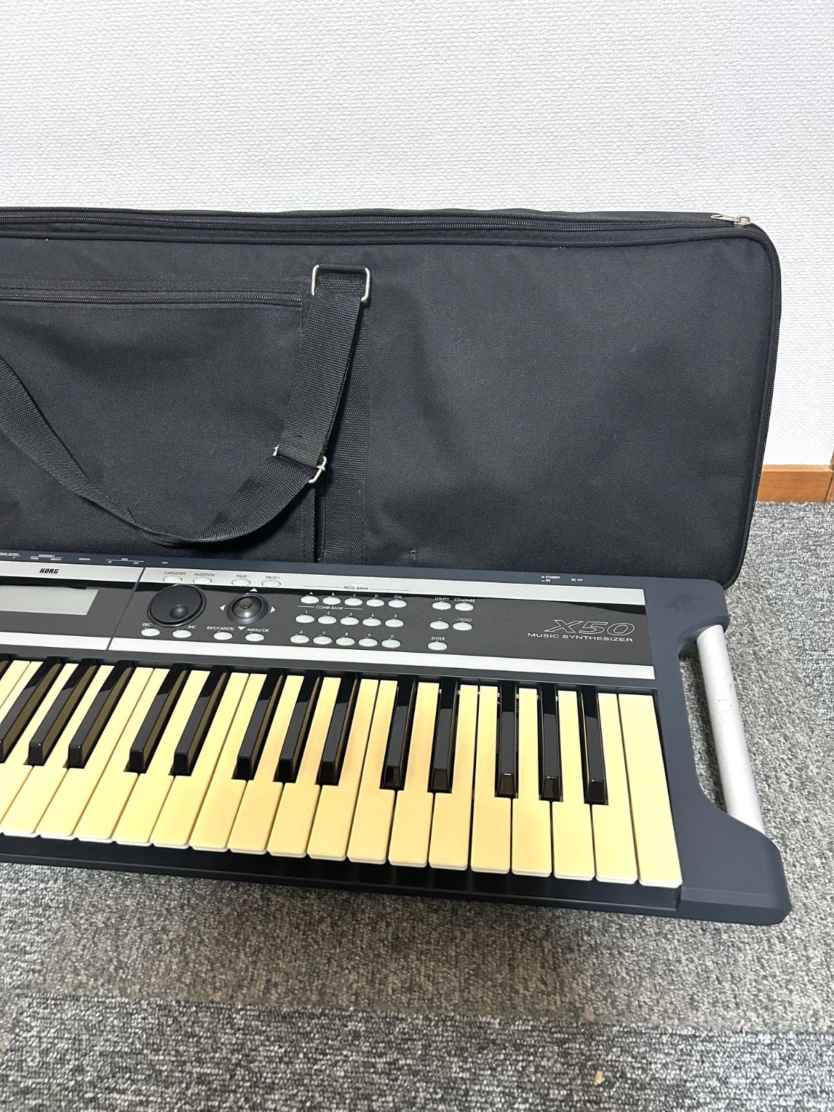 KORG コルグ X50 シンセサイザー 61鍵盤 純正ソフトケース