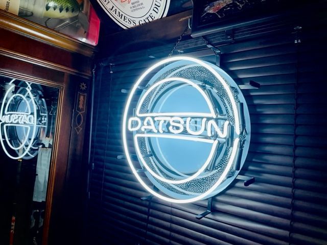DATSUN ネオン看板世田谷ベース USDM ローライダー ハーレー ガレージ