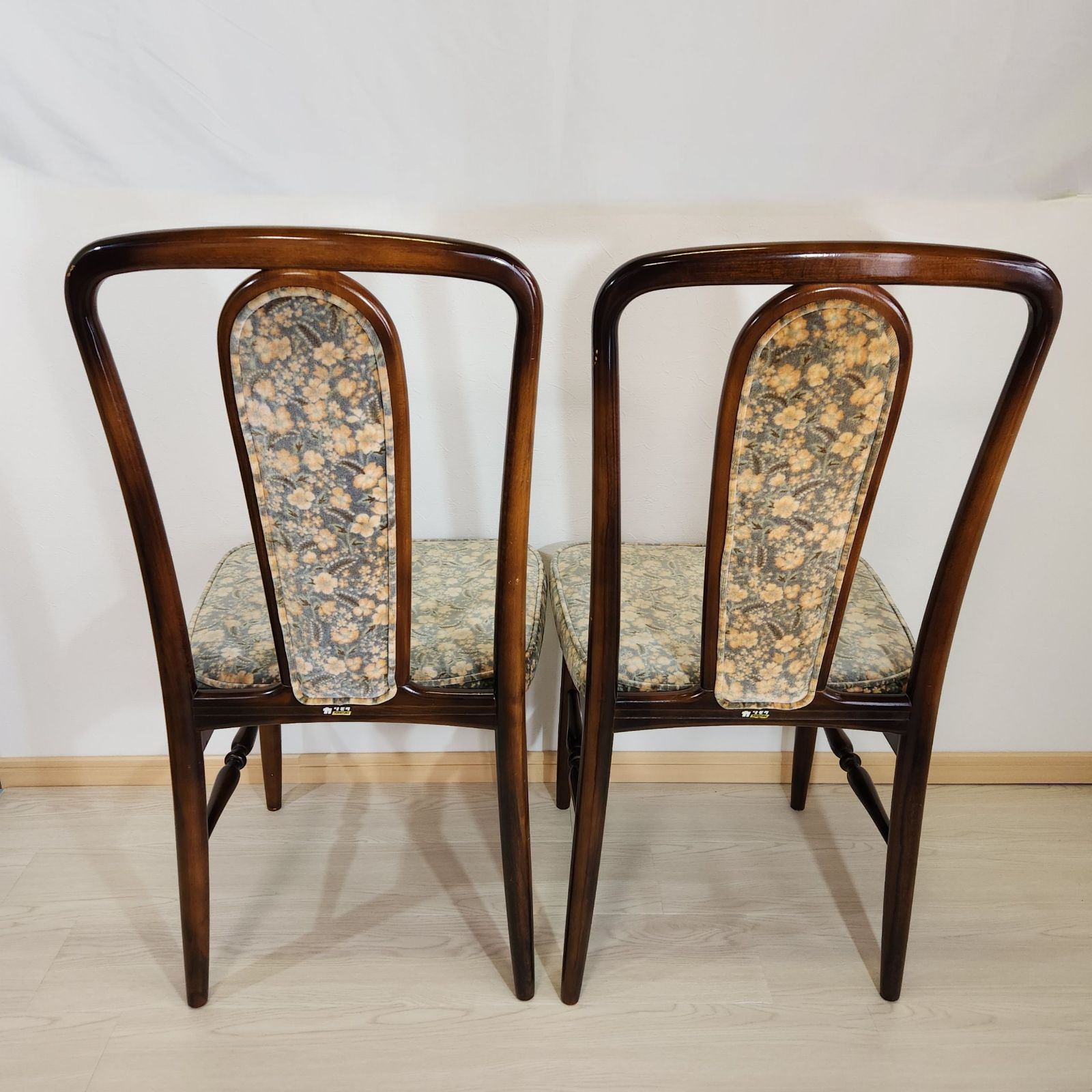 karimoku　ダイニングチェア　オールド　カリモク　コロニアル　花柄　ベロア karimoku ダイニングチェア オールド カリモク コロニアル 花柄 ベロア