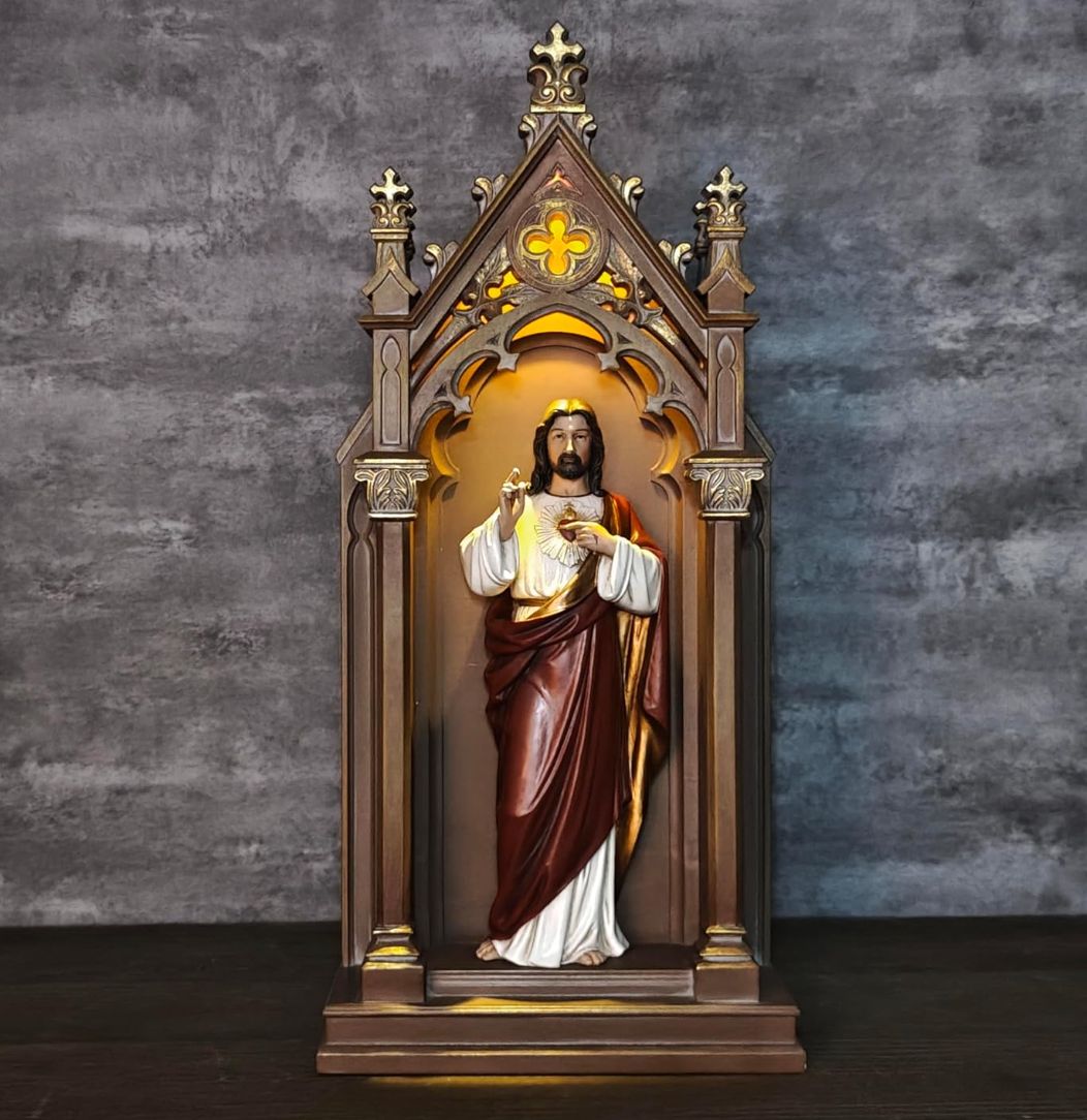 紀元前カトリックの聖心像 イエス キリストの彫刻 高さ14.9インチの祝福された卓上神殿 LEDライト付き 父の日の宗教的な贈り物 Buildclassicによる手作りのルネッサンス彫刻