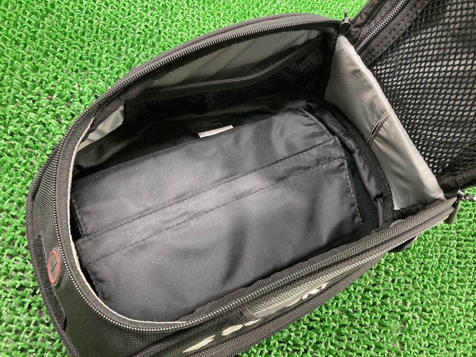 Vストローム1050 タンクバッグ スズキ 純正 中古 容量5-9L スモールタイプ コンディション良好 破れ無し 品薄 希少品 wI Vストローム1050 タンクバッグ スズキ 純正 中古 容量5-9L スモール
