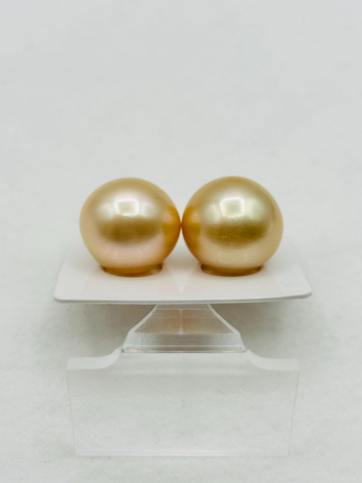 南洋白蝶真珠パールルース 両穴 南洋白蝶真珠パールルース 14mm ナチュラル