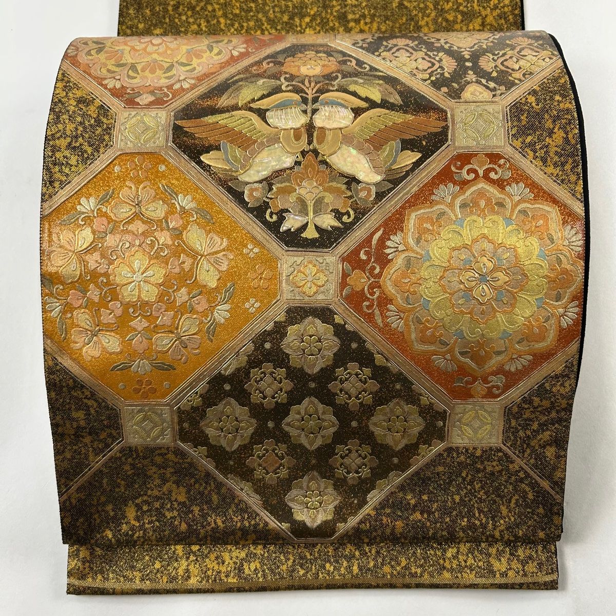 袋帯 名品 蜀江華文 向かい鳥 螺鈿 金彩 金色 お太鼓柄 正絹 袋帯 名品 蜀江華文 向かい鳥 螺鈿 金彩 金色 お太鼓柄 正絹