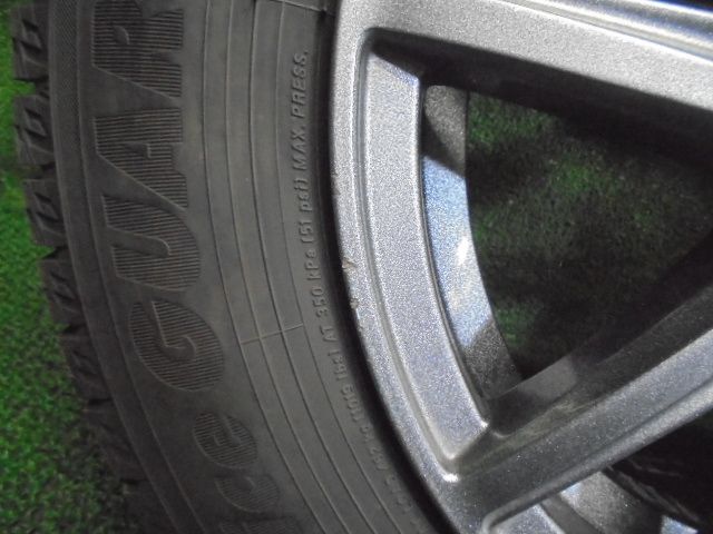 スタッドレスタイヤ