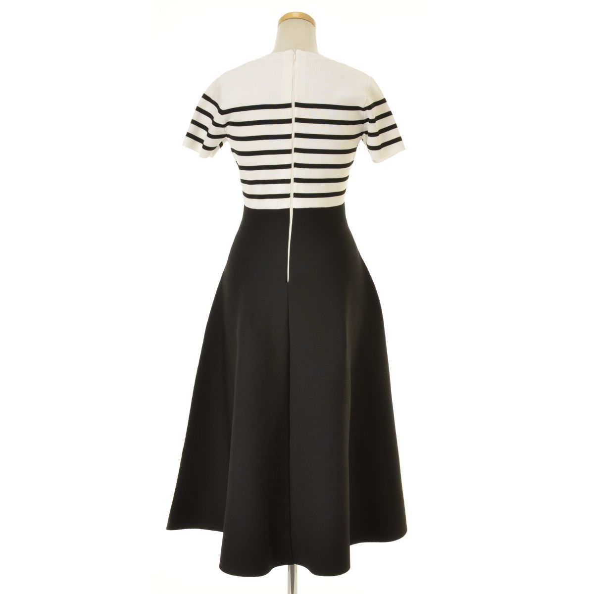 JUSGLITTY 半袖ワンピース 新品 JUSGLITTY（ジャスグリッティー）の「半袖レディニット