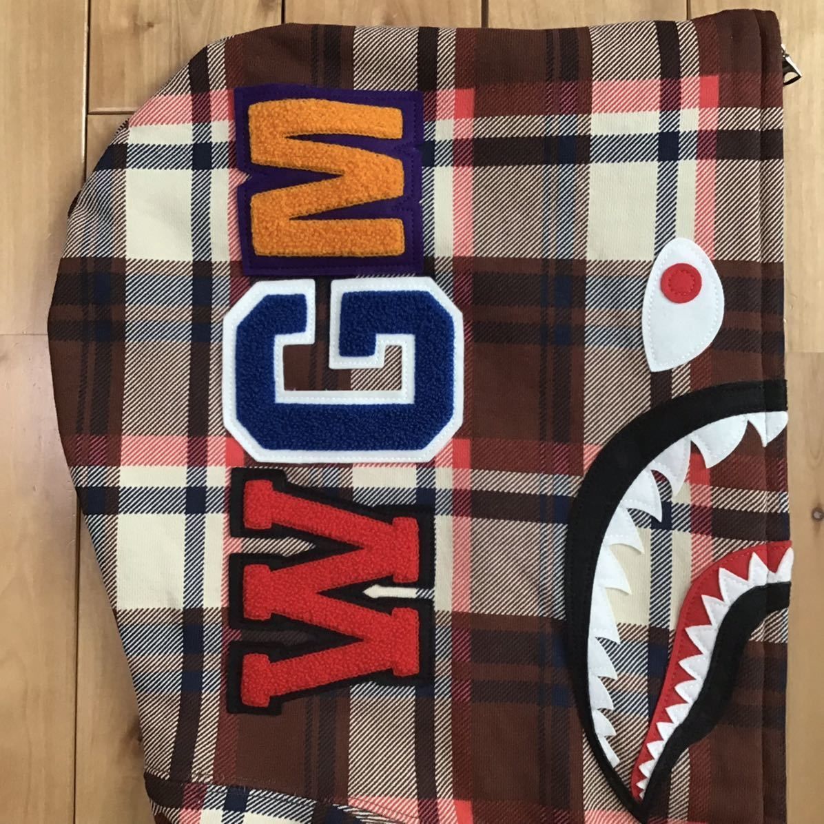 A BATHING APE NFS限定 ラブジェネチェック シャークパーカー A