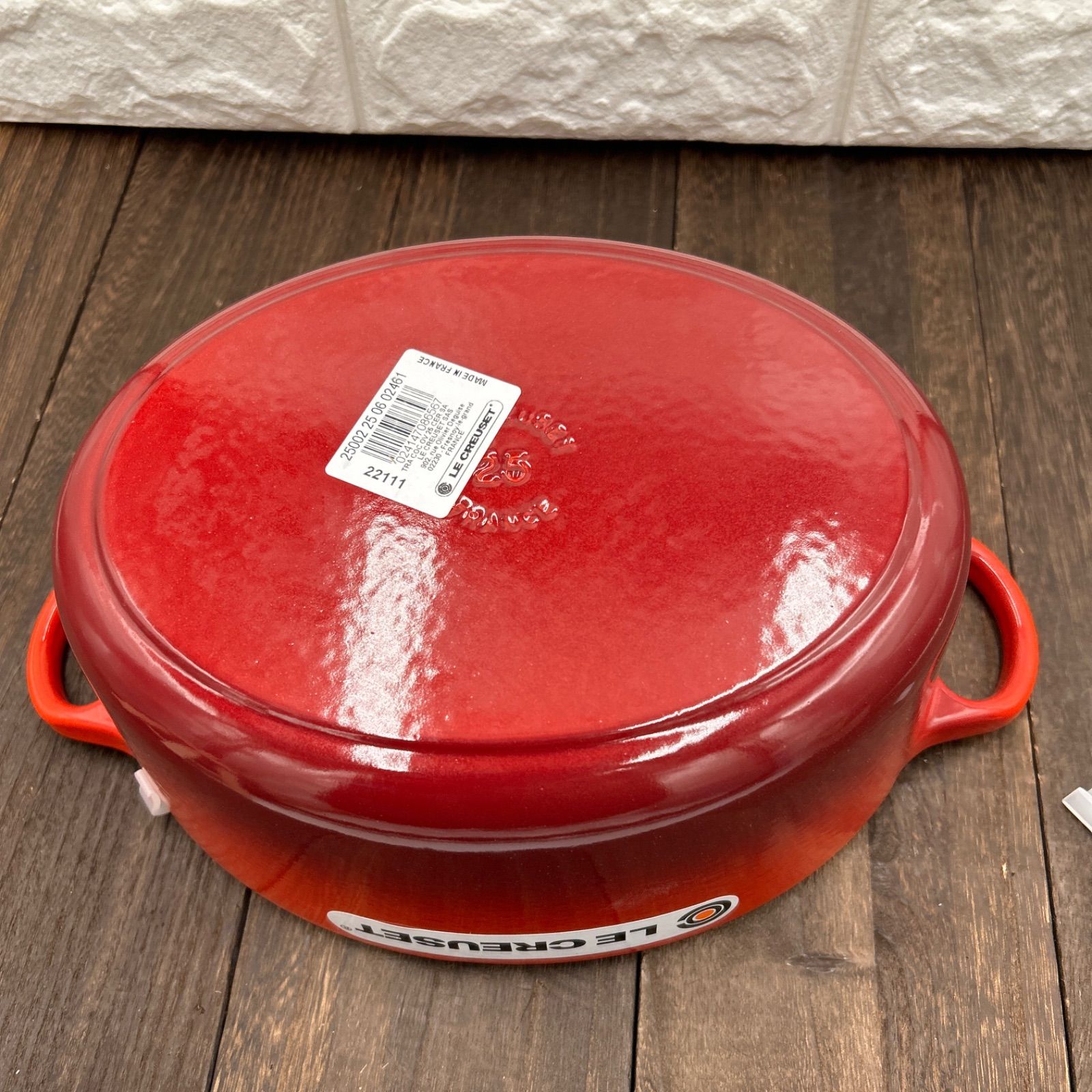 新品未使用 ル・クルーゼ Le Creuset 鋳物 ホーロー 鍋 ココット・オーバル 25 cm チェリーレッド ガス IH オーブン 対応 -  メルカリ