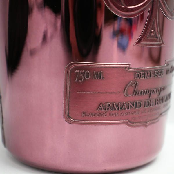 Armand de Brignac アルマンド レッド(ドミセック) 750ml Amazon.co.jp: アルマン ド ブリニャック ブリュット