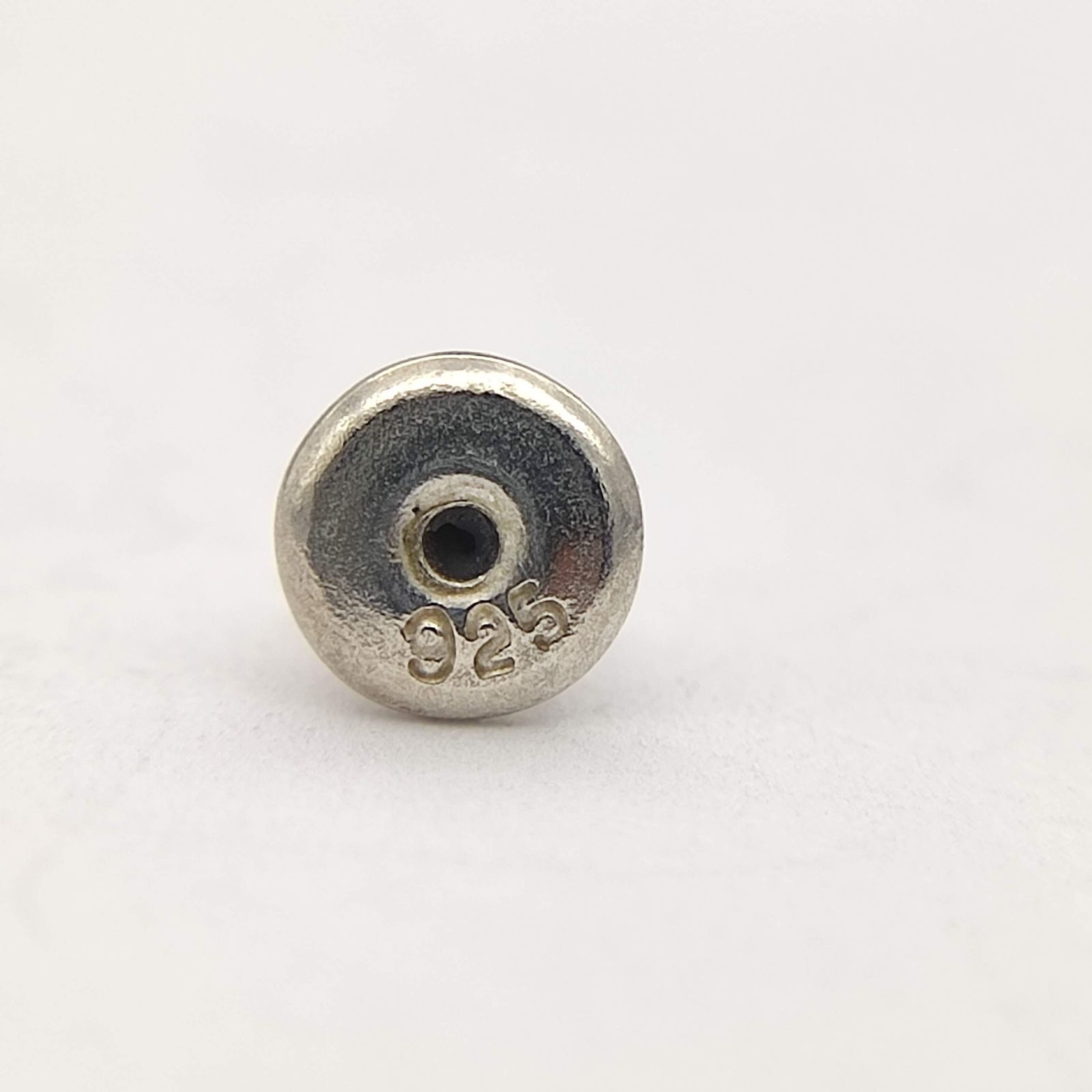 レザーズアンドトレジャーズ スカルボーンピアス ダイヤモンド