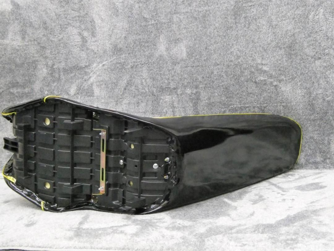 黒金エナ 三段シート