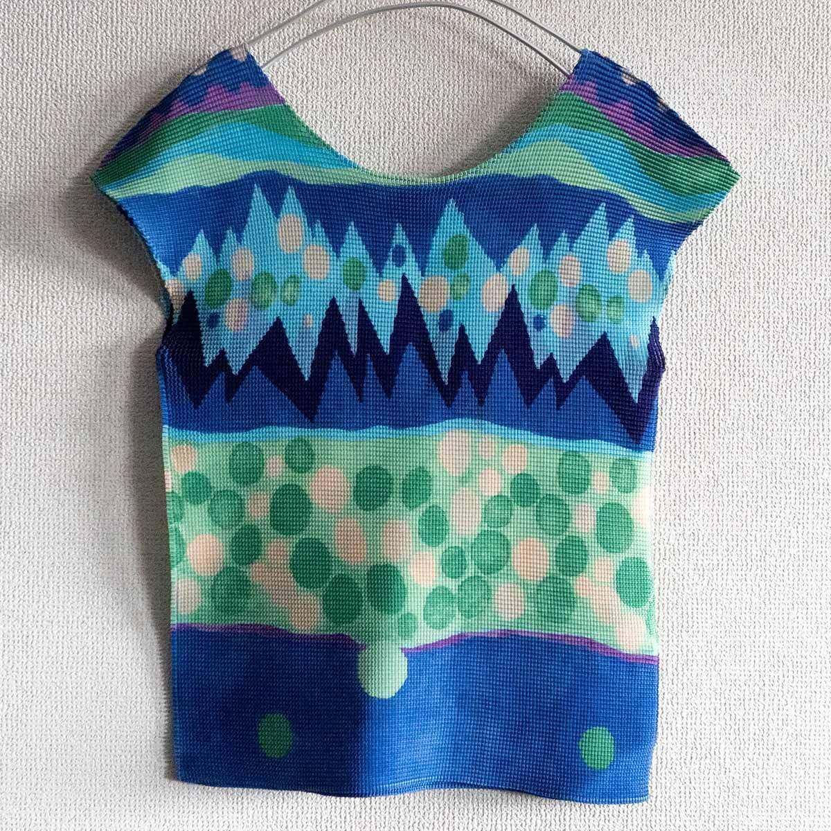 極美品】me ISSEY MIYAKE 【総柄 ノースリ カットソー】 ミー 極美品】me ISSEY MIYAKE 【総柄 ノースリ カットソー】 ミー