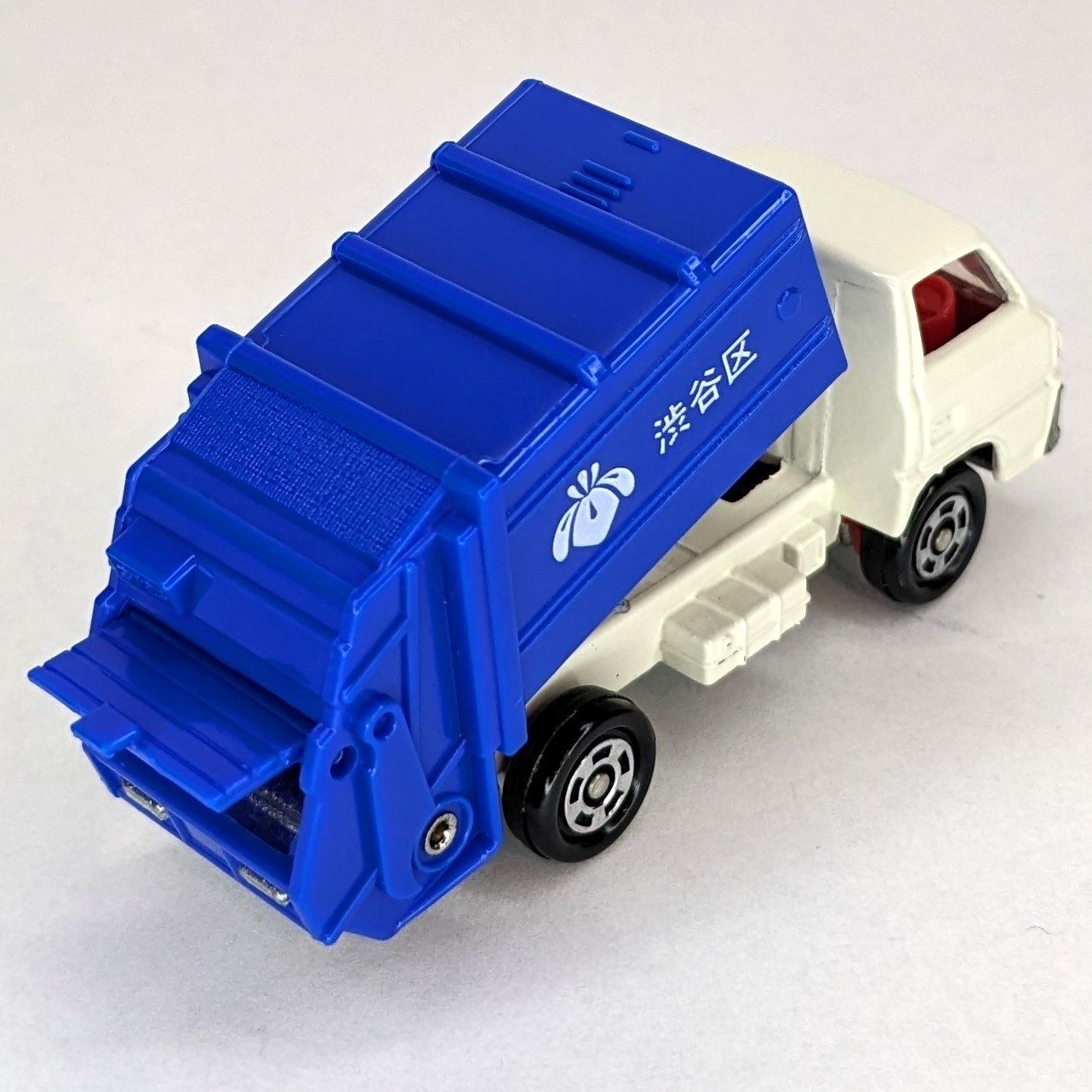 非売品】 トミカ 47 1/72 No.10 三菱 キャンター 清掃車(ゴミ