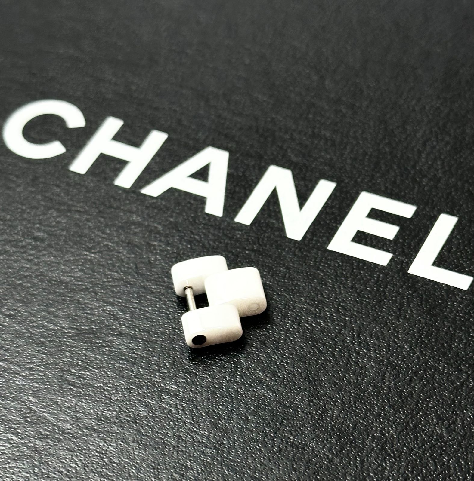 正規品◇超美品◇シャネルJ12時計セラミック白ホワイトコマベルト  