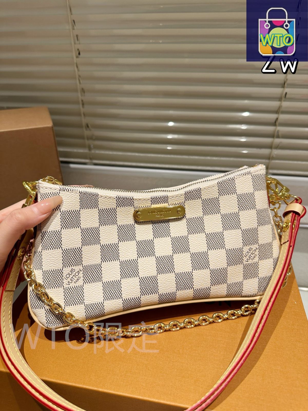 LOUIS VUITTON ルイヴィトン モノグラム ポシェット・コスメティック ルイヴィトンの新作ポーチ「ポシェット・コスメティック PM」を