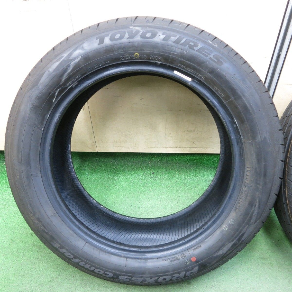 【宅配送料無料】 新車外し 25年 225|60R18 トーヨー プロクセス Comfort コンフォート タイヤ 18インチ 40系 アルファード ハリアー RAV4 等 5101501ナノタ