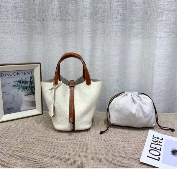 キューブバッグ 本革 牛革トートバッグ バッグインバッグ ポーチ付き 鍵付き レザー おしゃれ 大人 かわいい レディース 高見え 牛革 自立ハンドバッグ 3色選択可