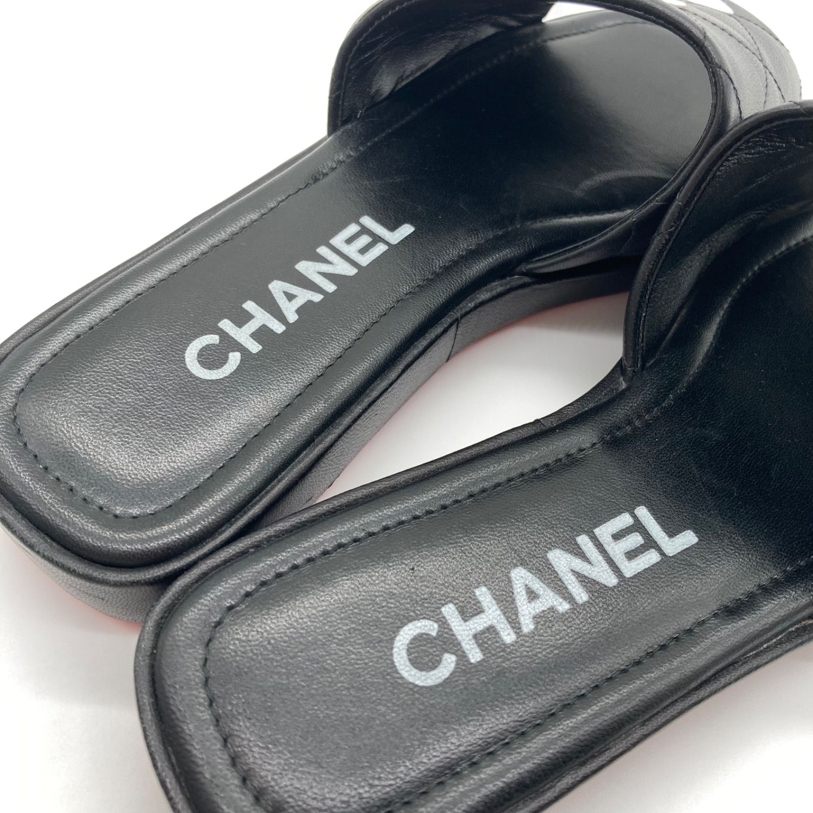 CHANEL　シャネルカンボンライン　ブラック×ホワイトサンダル　未使用 CHANEL シャネルカンボンライン ブラック×ホワイトサンダル 未使用