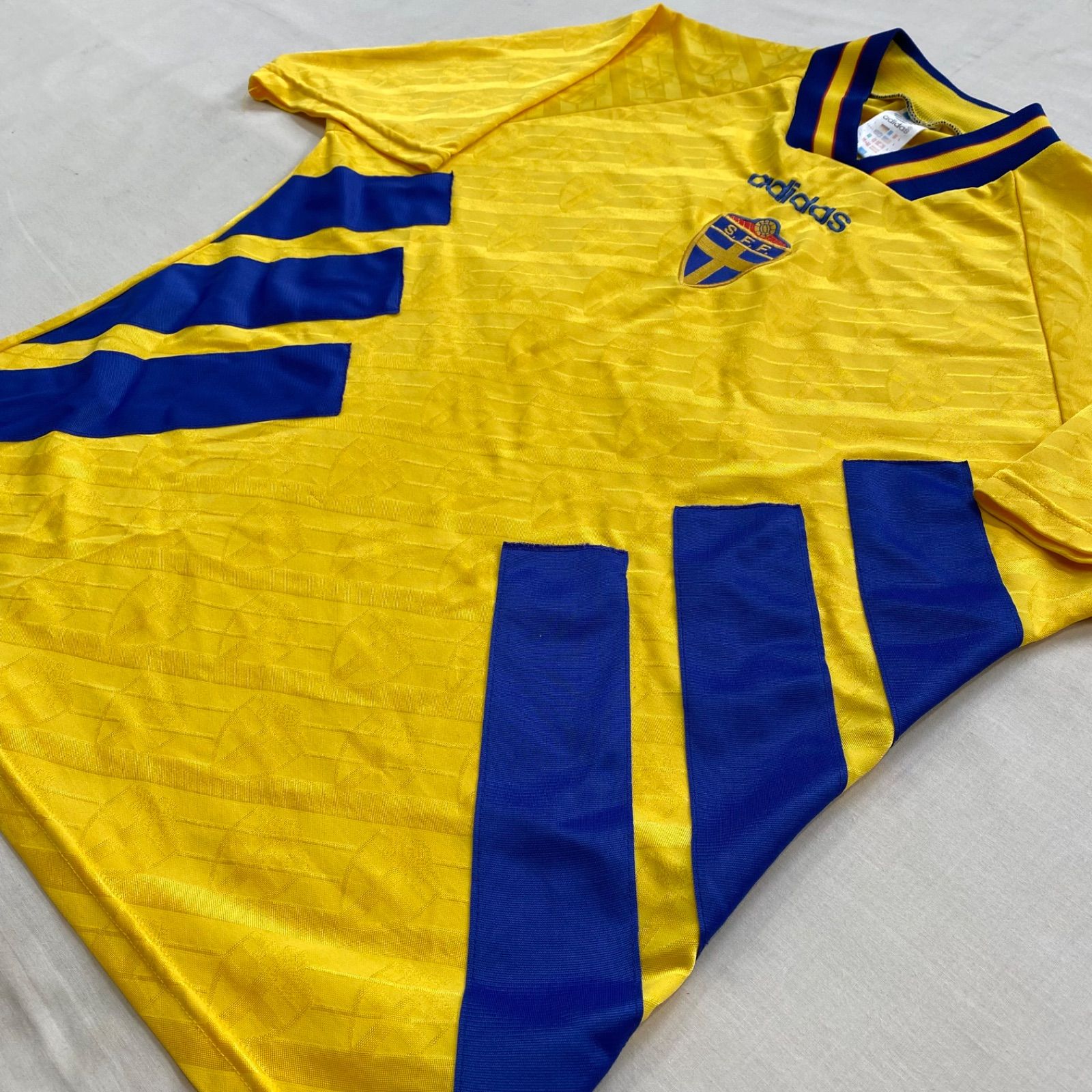 adidas スウェーデン代表 92（H）ゲームシャツ adidas スウェーデン