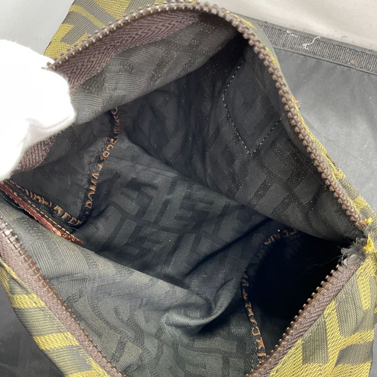 フェンディ　ポーチ　ズッカ柄 FENDIフェンディFF柄♪ポーチ ズッカ♪ダークブラウン (FENDI