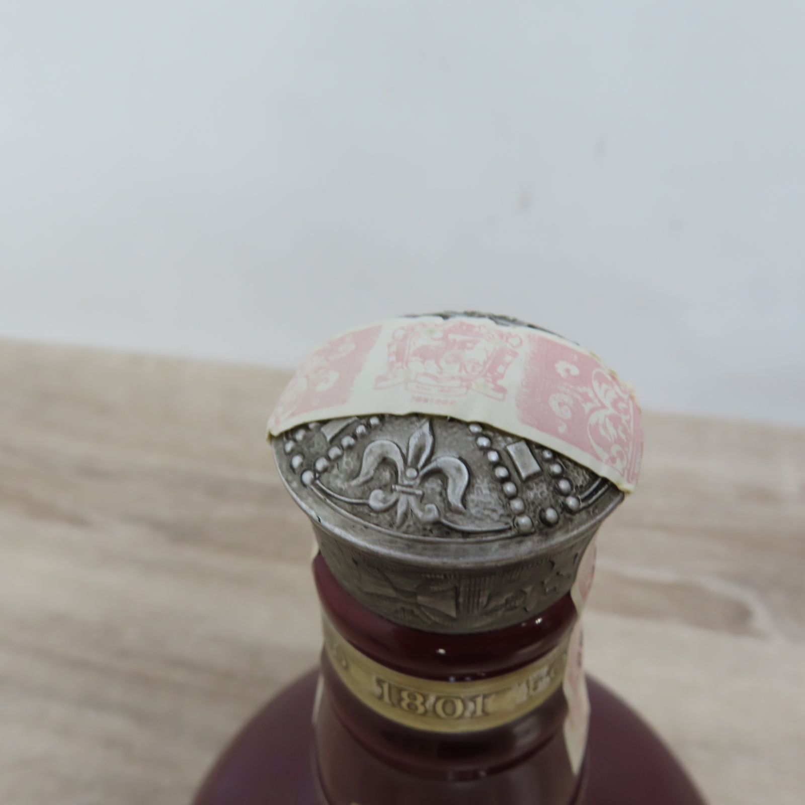 0205. 未開封 Salute 21年 スコッチウイスキー陶器ボトル ロイヤルサルート 21年 赤 陶器ボトル 700ml 40％ ROYAL SALUTE