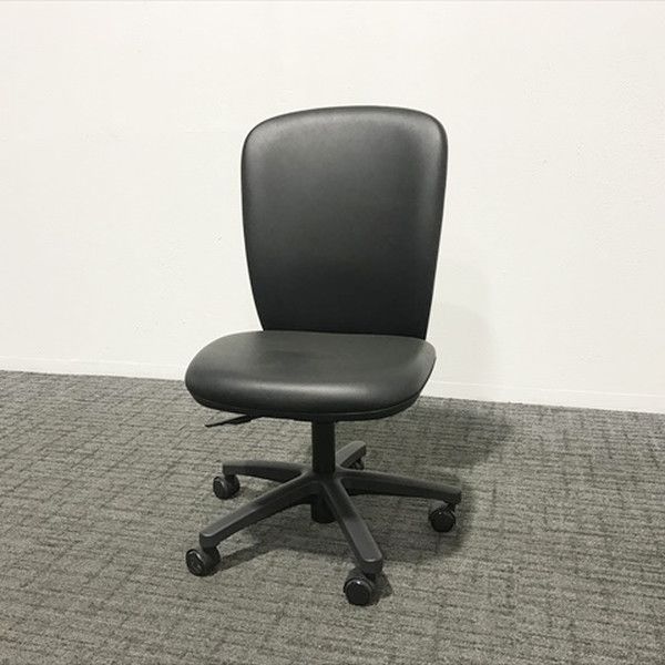 中古 美品 OAチェアー オフィスチェアー／イトーキ エフチェア 可動肘付 ハイバック クロスバック ブラック ホワイトシェル イトーキ Spina⁄スピーナチェア オフィスチェア 美品 エストラマー