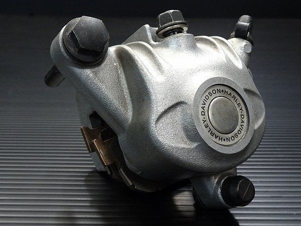 リアブレーキキャリパー ♪