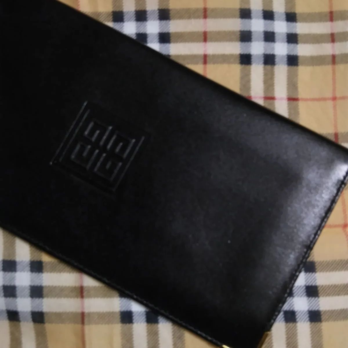 ☆GIVENCHYジバンシー☆長財布☆お札入れ☆黒☆未使用☆本革☆お洒落 