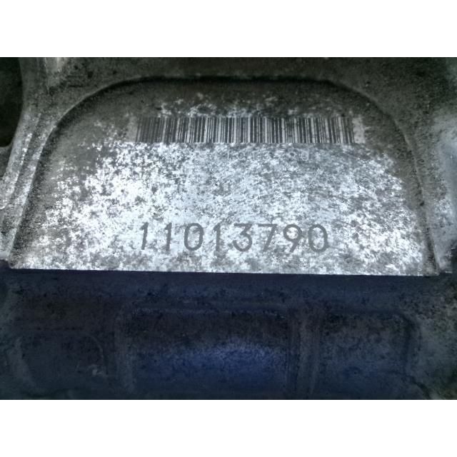 アウトランダー DLA-GG2W