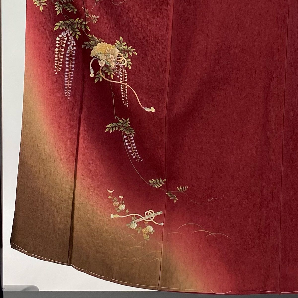 付下げ 身丈153.5cm 裄丈62.5cm S 袷 やまと 檜扇 藤 金銀彩 染め分け えんじ色 正絹 秀品