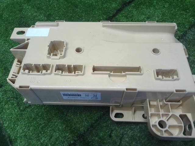 ミライース DBA-LA310S ヒューズボックス 室内用 日立 82600-B2500