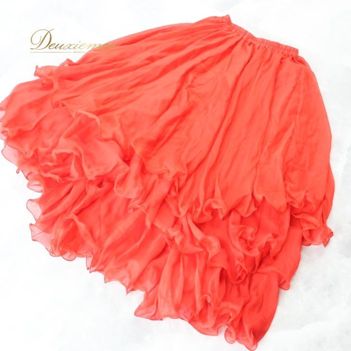 送料無料も! ベリーダンス オリエンタル 衣装 上下セット レッド系 赤 真っ赤 シルバー系 スパンコールラメ ビーズ 装飾 レース フリル 練習 発表会 イベント セットアップ コスチューム ダンス 鮮やか ゴージャス 可愛い セクシー フリルデザイン