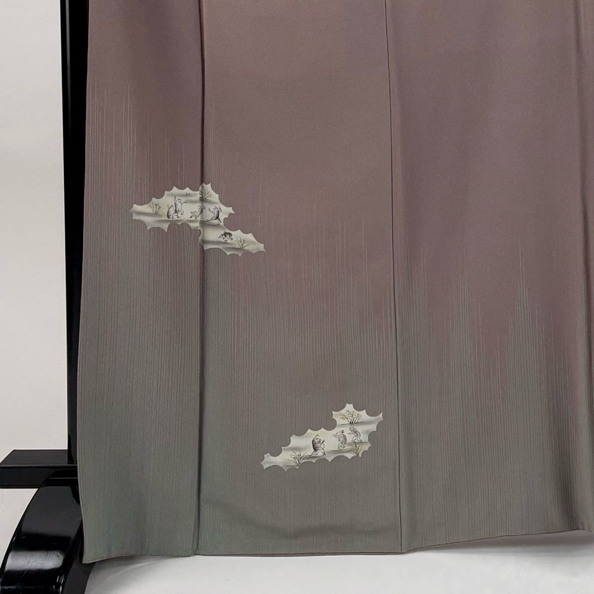 付下げ 身丈167.5cm 裄丈65.5cm M 袷 縞 鳥獣戯画 灰紫 正絹 一つ紋