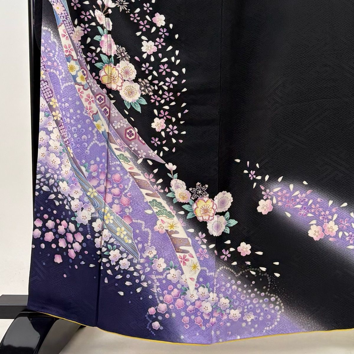 振袖 身丈161.5cm 裄丈66cm M 袷 熨斗 桜 金糸 金彩 黒 正絹