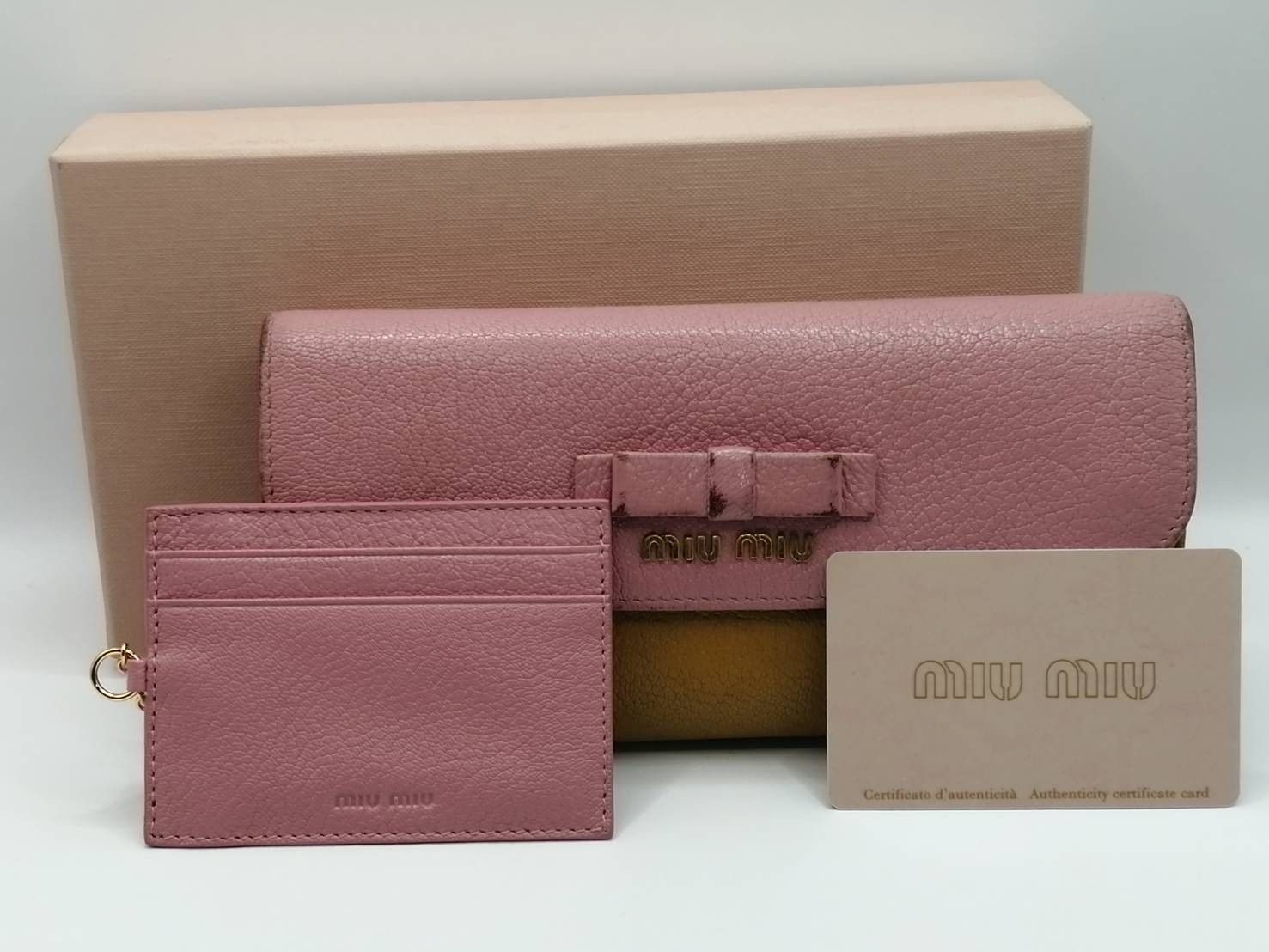 【中古品】ミュウミュウMIUMIU  Rose ピンク 長財布  箱あり