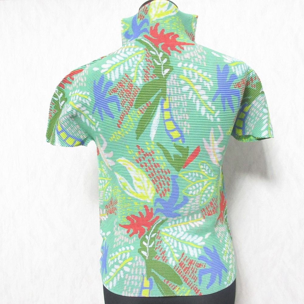 ISSEY MIYAKE - 美品 23SS me ISSEY MIYAKE  ミー イッセイミヤケ ジャングルプリント ストレッチプリーツトップス カットソー MI31FK795 グリーン レディース 古着 中古 USED 美品 23SS me ISSEY MIYAKE ミー イッセイミヤケ ジャングル