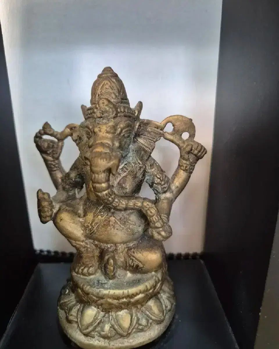 象の頭 知恵の 運と 開始 象徴する ギネシャ像