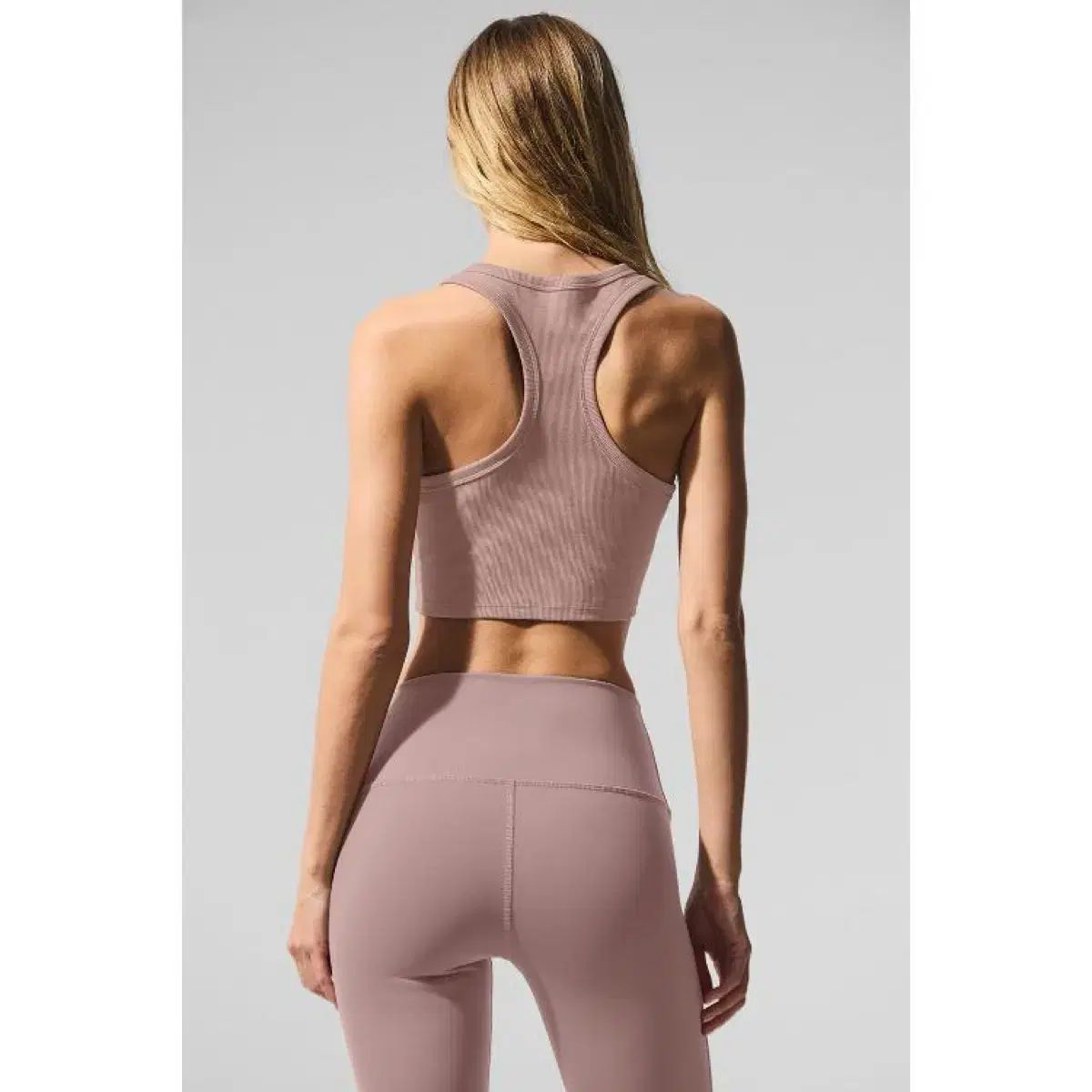 alo yoga ブラトップXXS alo アーロ ヨガ タンクトップ ブラトップ XXS 【公式通販】