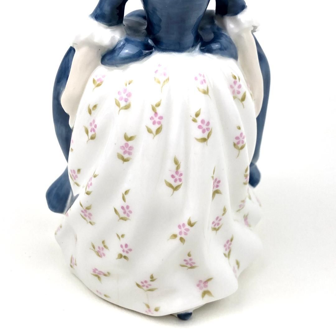 ROYAL DOULTON ロイヤルダルトン／陶器製人形 イギリス製 女性 人形